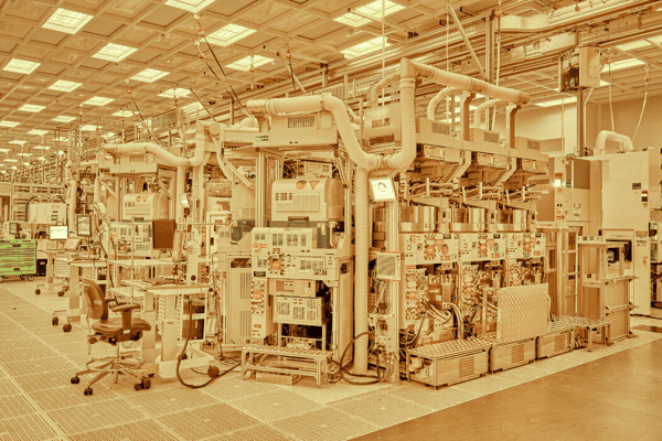 英特尔在亚利桑那州奥科蒂洛的工厂。去年8月，英特尔决定将公司业务10%的股份出售给美国政府。