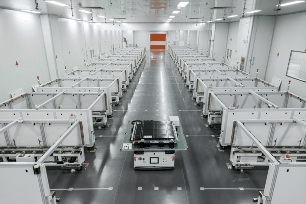 中创新航动力电池生产线