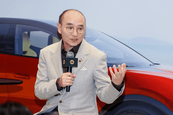 （莲花汽车CEO冯擎峰）