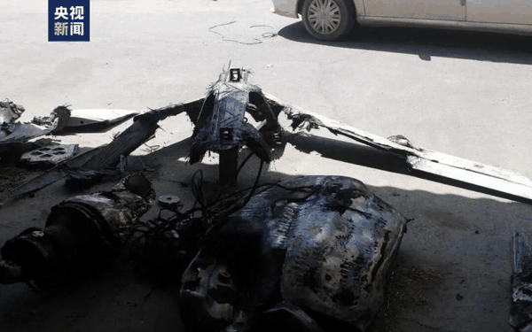 ▲一架美军战机被伊朗导弹击中并坠毁。图/央视新闻