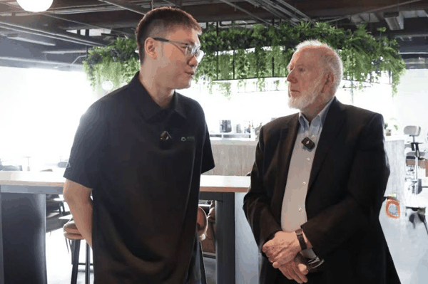 凯文·凯利到访未来医生北京总部