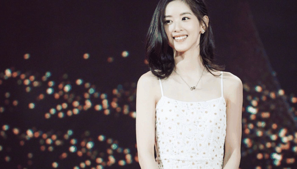 章泽天开通个人播客，一小时收听量破万