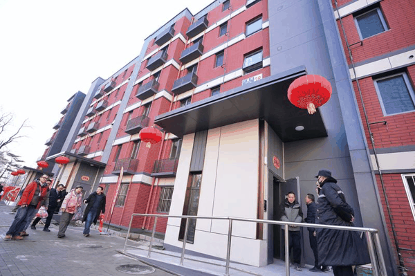 2月4日，西城区月坛街道三里河一区28号楼，居民楼焕然一新。新京报记者 薛珺 摄