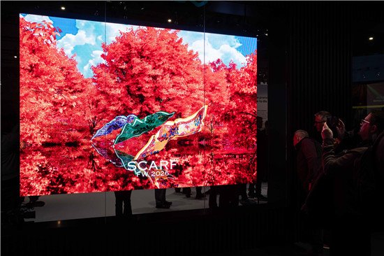 ▲ IBF系列LED显示屏在半户外场景中的卓越表现。