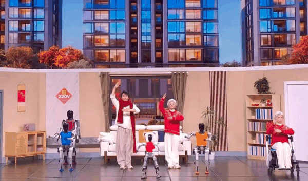 松延动力机器人表演小品。央视新闻截图