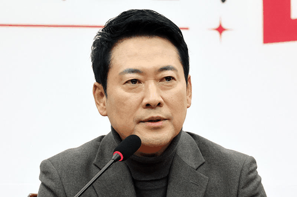 △韩国最大在野党国民力量党党首张东赫（资料图）