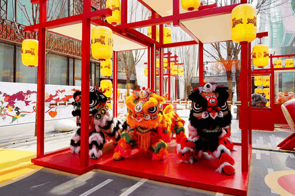“狮王入京”非遗展览亮相北京朝阳三里屯商圈。图/IC photo