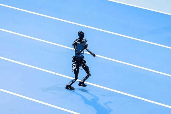 天工Ultra机器人。受访者供图