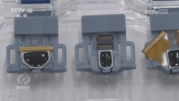 和泽科技仿组织支架神经电极 图片来源：央视新闻视频截图