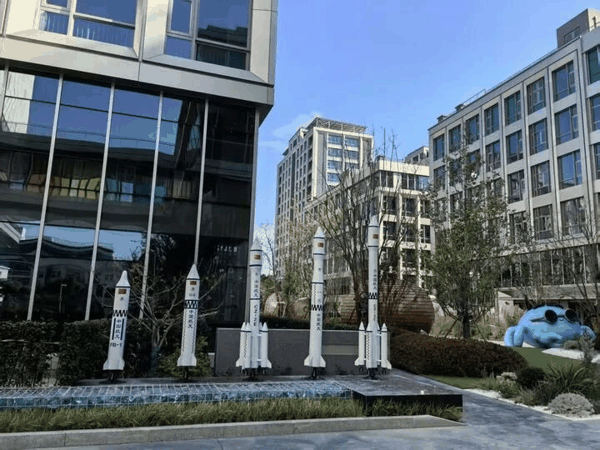 6G信通智谷未来产业园内的公共区域。（新华社记者 龚雯 摄）