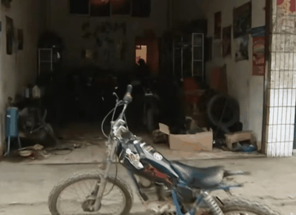 ▲ 张雪的修车店