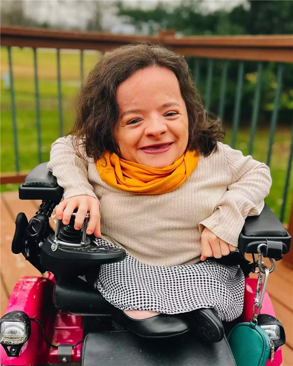 比较严重的达维特（时尚美妆博主）