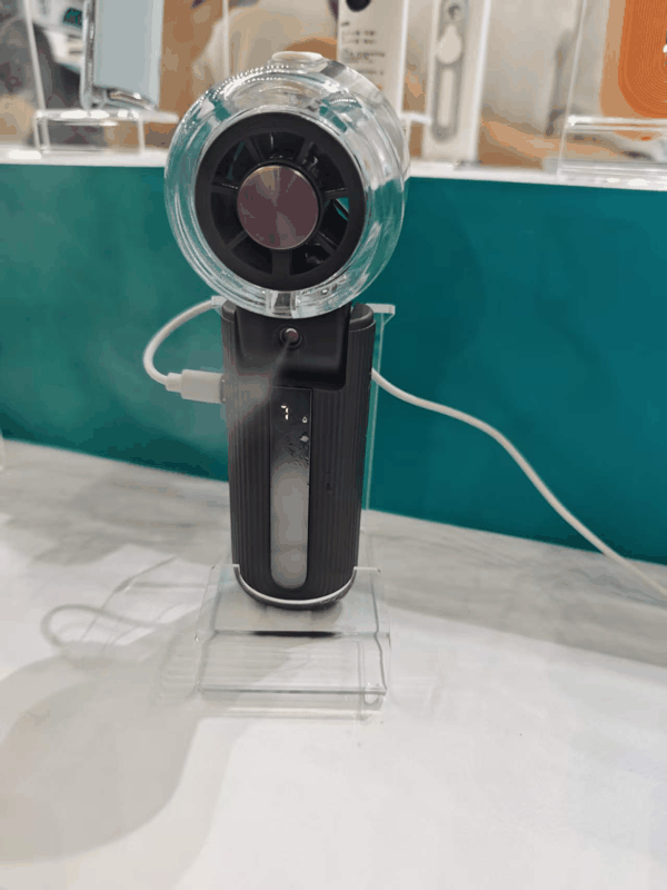 （加装了水雾出口，有更清凉的感觉）