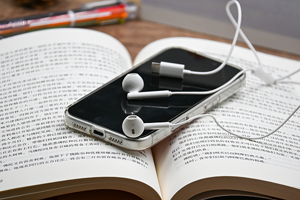 有线耳机;翻红;销量暴涨20%;蓝牙无线耳机;市场主流