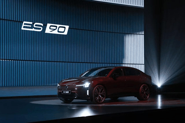 驾控哲学：从容精准，无畏极端路况