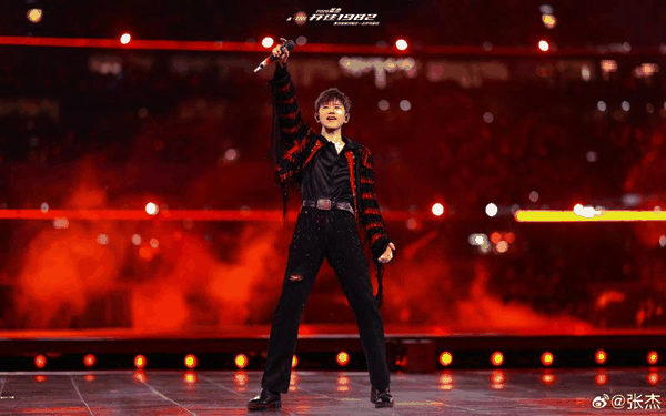 2026张杰未·LIVE-「开往1982」世界巡回演唱会北京鸟巢站现场。