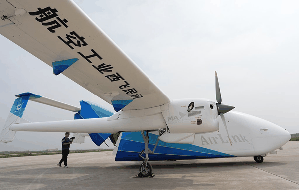 4月15日，记者在航空工业民机试飞中心渭南运营基地拍摄完成首飞的HH-200航空商用无人运输系统。