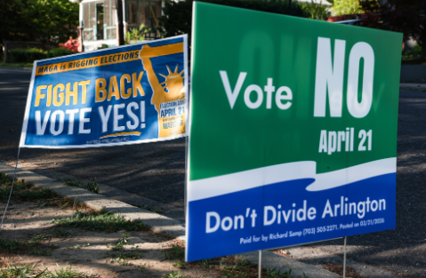 4月21日，弗吉尼亚州阿灵顿，“投赞成票”和“投反对票”的标语