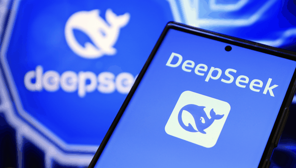 DeepSeek增资！梁文锋持股比例由1%飙至34% 