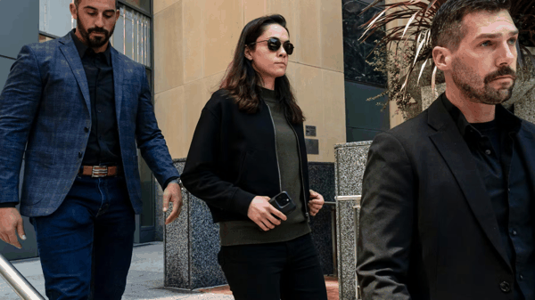 2026年5月6日，OpenAI公司前董事会成员Shivon Zilis离开位于加利福尼亚州奥克兰的联邦法院。
