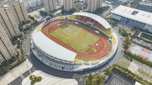 浙江省湖州市，航拍2022杭州亚运会排球项目比赛场馆德清体育中心体育馆。图/IC photo