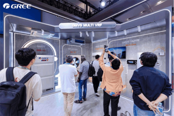 (图为GMV9系列商用空调展区)