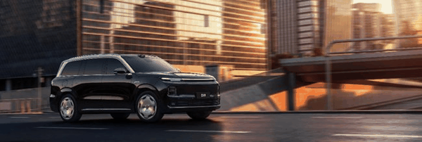 旗舰驾控：3秒级性能+魔毯底盘，从容应对全场景