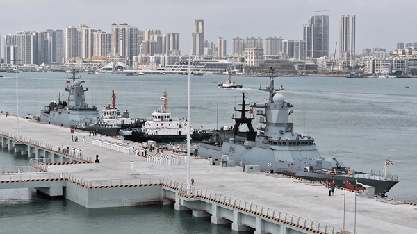 4月15日，俄罗斯海军舰艇编队访问广东湛江。