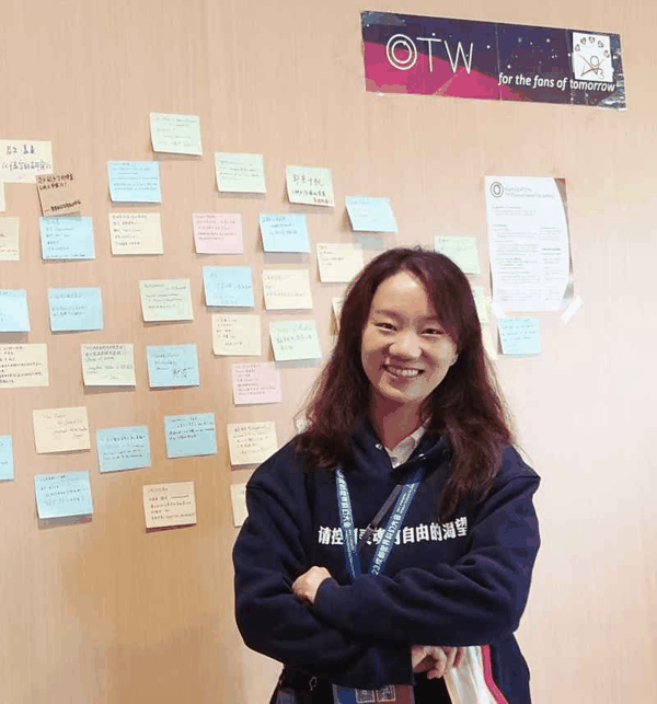 《编织故事的人》作者郑熙青。受访者供图