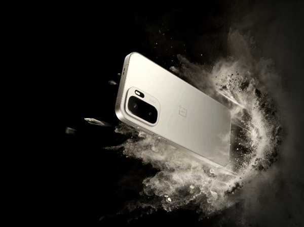 全新一代「风驰游戏内核」写入天玑当代旗舰芯，性能首次看齐游戏主机