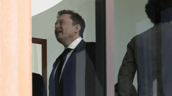 马斯克作为第一位证人出庭