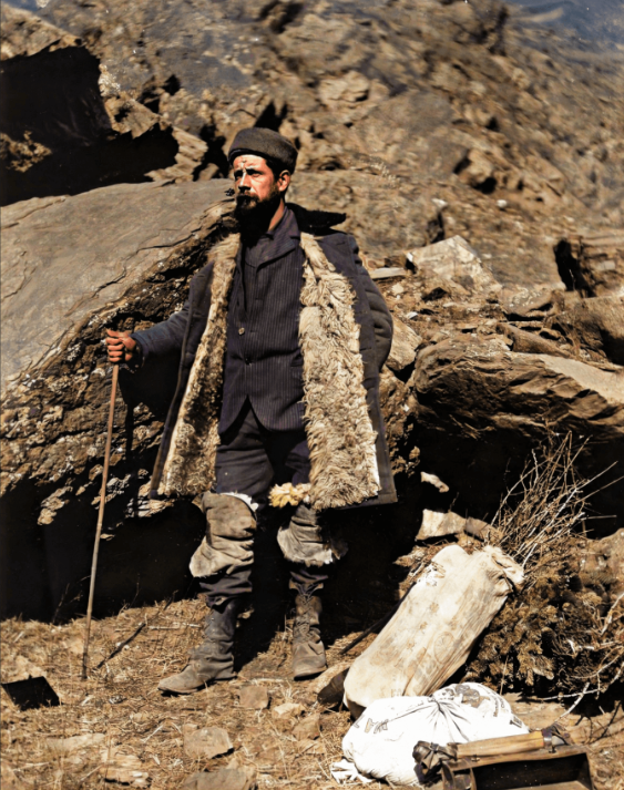 弗兰克·N-迈耶，约1909年 rank N Meyer c.1909（colorized）2.png