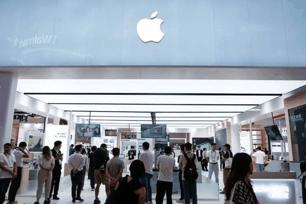 这是2025年7月17日拍摄的苹果公司供应链展台。新华社记者 丁洪法 摄