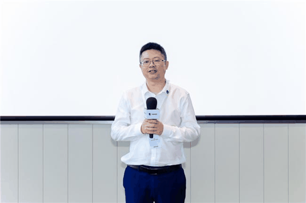 vivo副总裁周围现场致辞