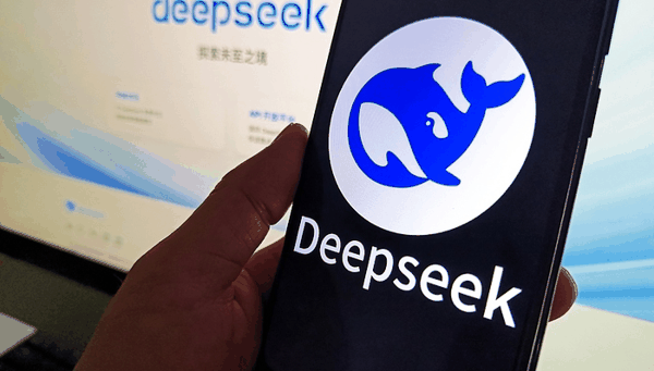 请你提供具体的文章标题“DeepSeek回应内容”，以便我提取关键词。 
