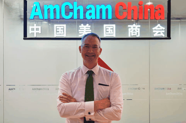 中国美国商会会长何迈可接受《财经》专访。 摄影/江玮