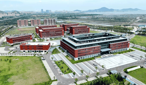 中国科学院青岛生物能源与过程研究所王哥庄园区。韩星 摄