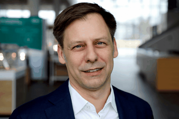 英飞凌科技终端智能事业部总裁Stephan Zizala