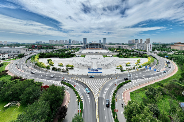图为唐山站。新华社记者 牟宇 摄
