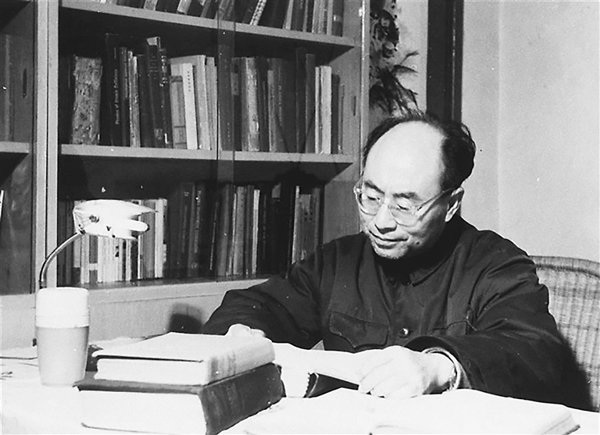 于敏在工作中。新华社发