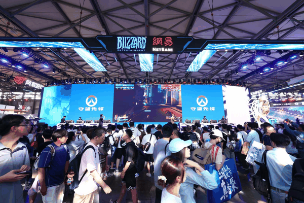 ▲7月31日，第二十三届中国国际数码互动娱乐展览会上网易游戏暴雪展台 据视觉中国