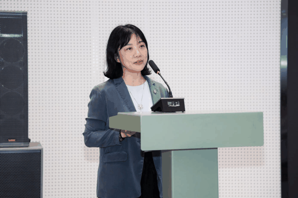 图：苏州市商务局副局长周晴