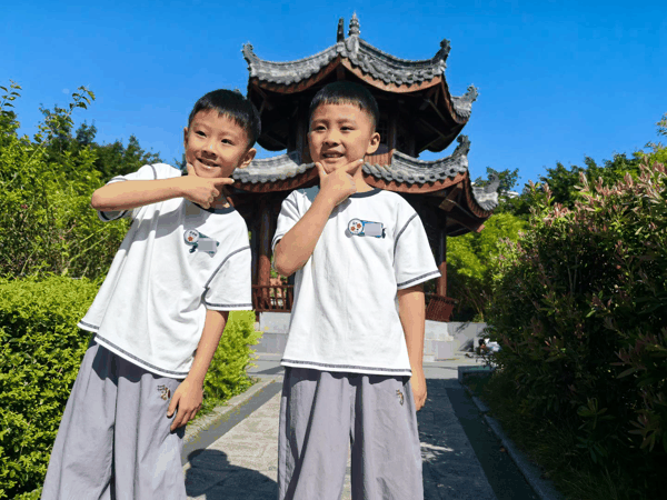 ▲新入学的双胞胎