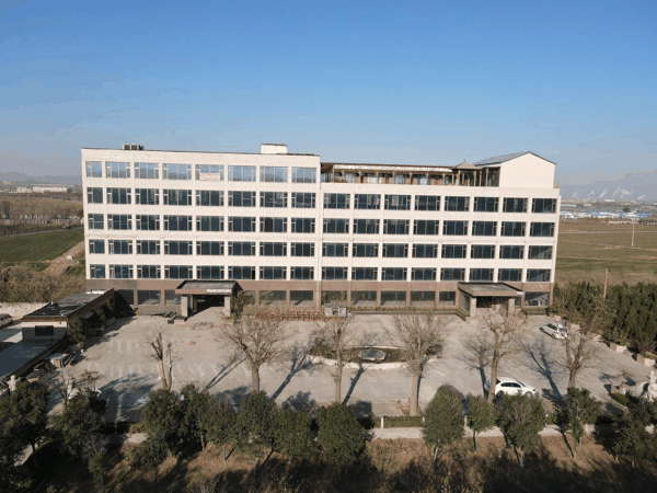 ▲被举报违建的刚艺红木家具厂