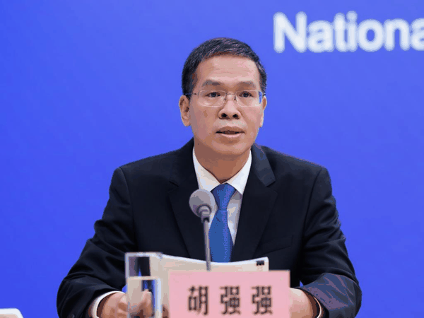 ▲国家卫生健康委新闻发言人胡强强