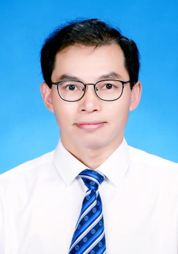 　　邓明波 江西省吉水中学高级教师、创新办主任