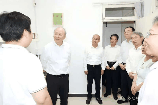 向老师送上节日祝福