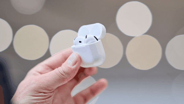 iPhone集体涨价AirPods 5反向降价，首次跌破千元