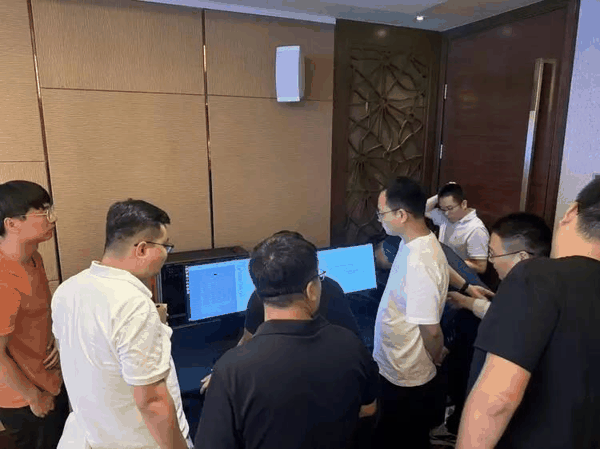 与会客户和 ISV 现场了解联想工作站及本地 AI 应用