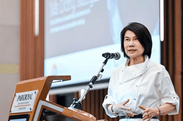 (图为董明珠在全球制冷降温承诺大会上发言)
